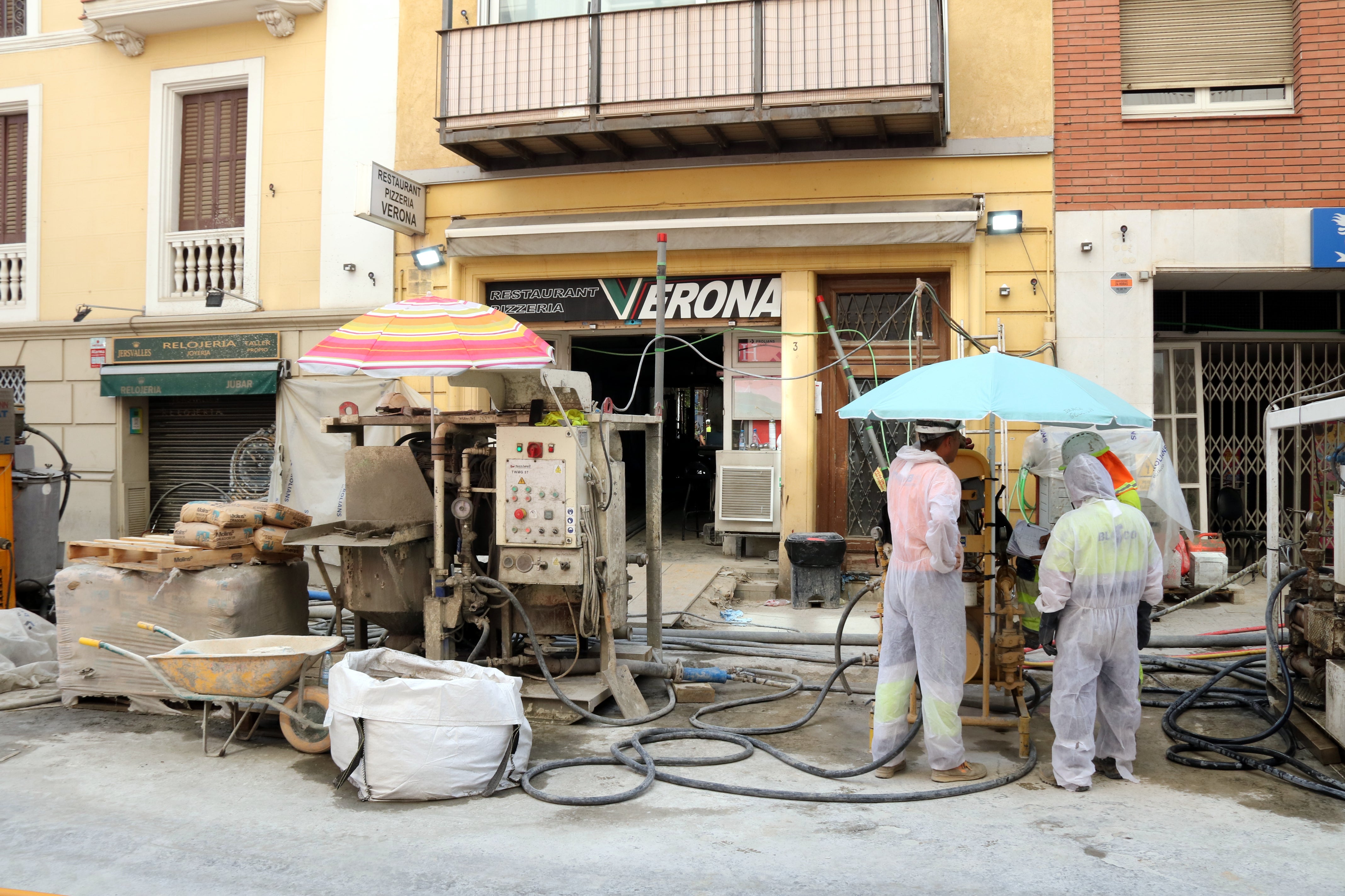 Negoci afectat per l'esvoranc del barri del Putxet Negoci afectat per l'esvoranc del barri del Putxet