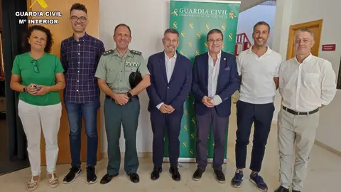 Doscientos efectivos de la Guardia Civil velan por la seguridad en la campaña de recolección de la Uva Embolsada del Vinalopó Doscientos efectivos de la Guardia Civil velan por la seguridad en la campaña de recolección de la Uva Embolsada del Vinalopó