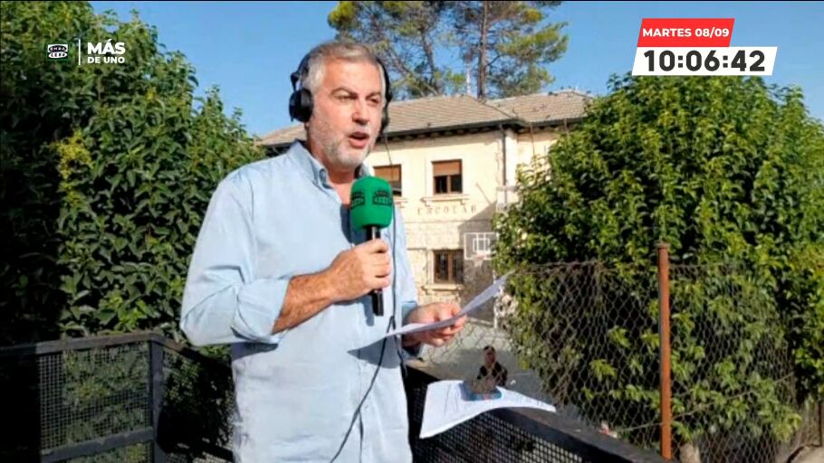 Carlos Alsina, durante su mon&oacute;logo en Villar del Olmo/ ondacero.es