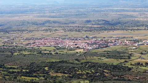 Una familia de Guinea Ecuatorial llega a Siruela este miércoles con el programa de repoblación rural de Fundación Madrina Una familia de Guinea Ecuatorial llega a Siruela este miércoles con el programa de repoblación rural de Fundación Madrina