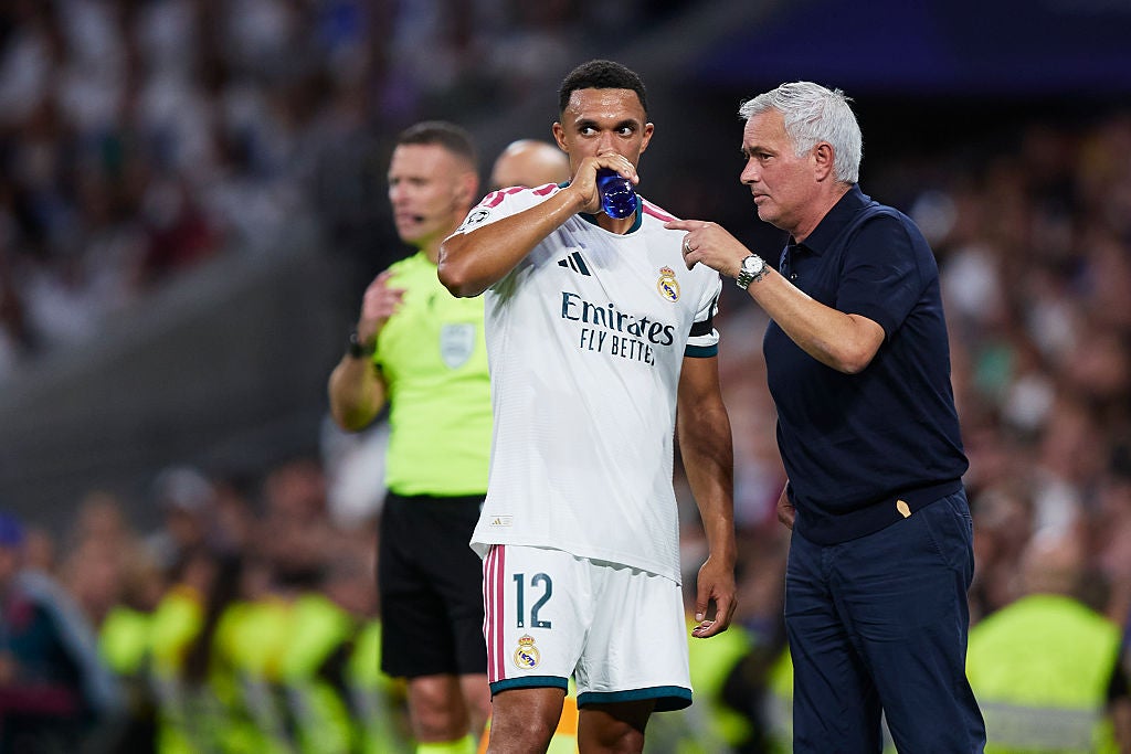El Real Madrid empieza la Champions con victoria y dudas: "El proyecto no solo no avanza, retrocede" El Real Madrid empieza la Champions con victoria y dudas: "El proyecto no solo no avanza, retrocede"
