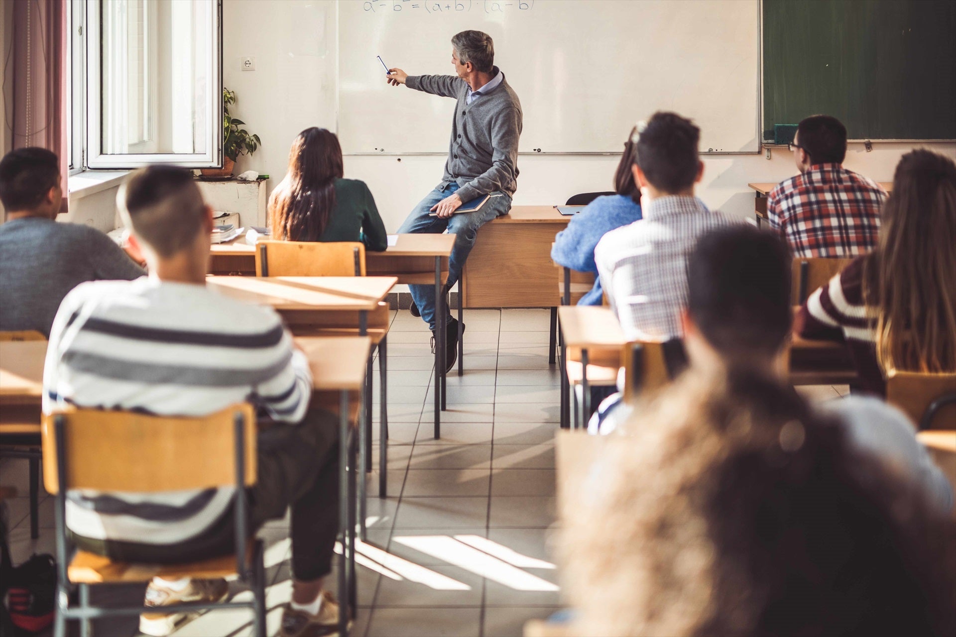 Clase de secundaria, instituto, profesor, adolescentes, escuela. Clase de secundaria, instituto, profesor, adolescentes, escuela.