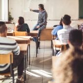Clase de secundaria, instituto, profesor, adolescentes, escuela.