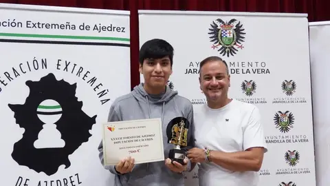 El Gran Maestro gallego David Lariño se alza con la victoria en el XXXVII Torneo de Ajedrez “Diputación de Cáceres” El Gran Maestro gallego David Lariño se alza con la victoria en el XXXVII Torneo de Ajedrez “Diputación de Cáceres”