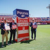 Granada CF y Puleva lanzan una edición limitada de leche con los colores rojiblancos