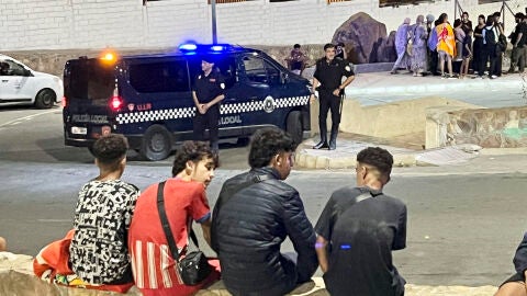 Varios migrantes en el asentamiento del Tarajal Varios migrantes en el asentamiento del Tarajal