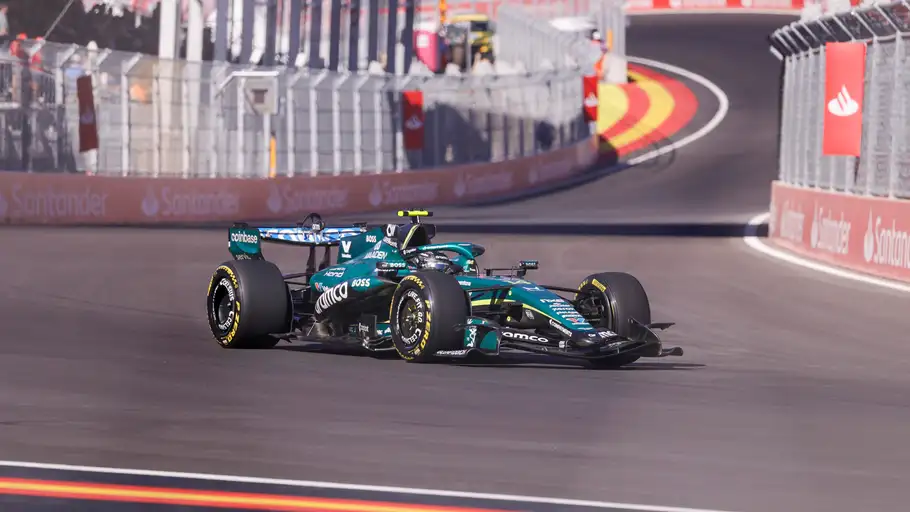 Fernando Alonso durante los entrenamientos libres en el Madring Fernando Alonso durante los entrenamientos libres en el Madring