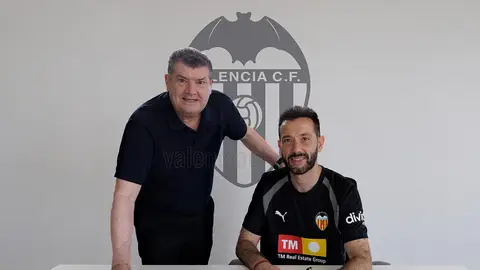 Carlos Corberán y Ron Gourlay, cesados Carlos Corberán y Ron Gourlay, cesados