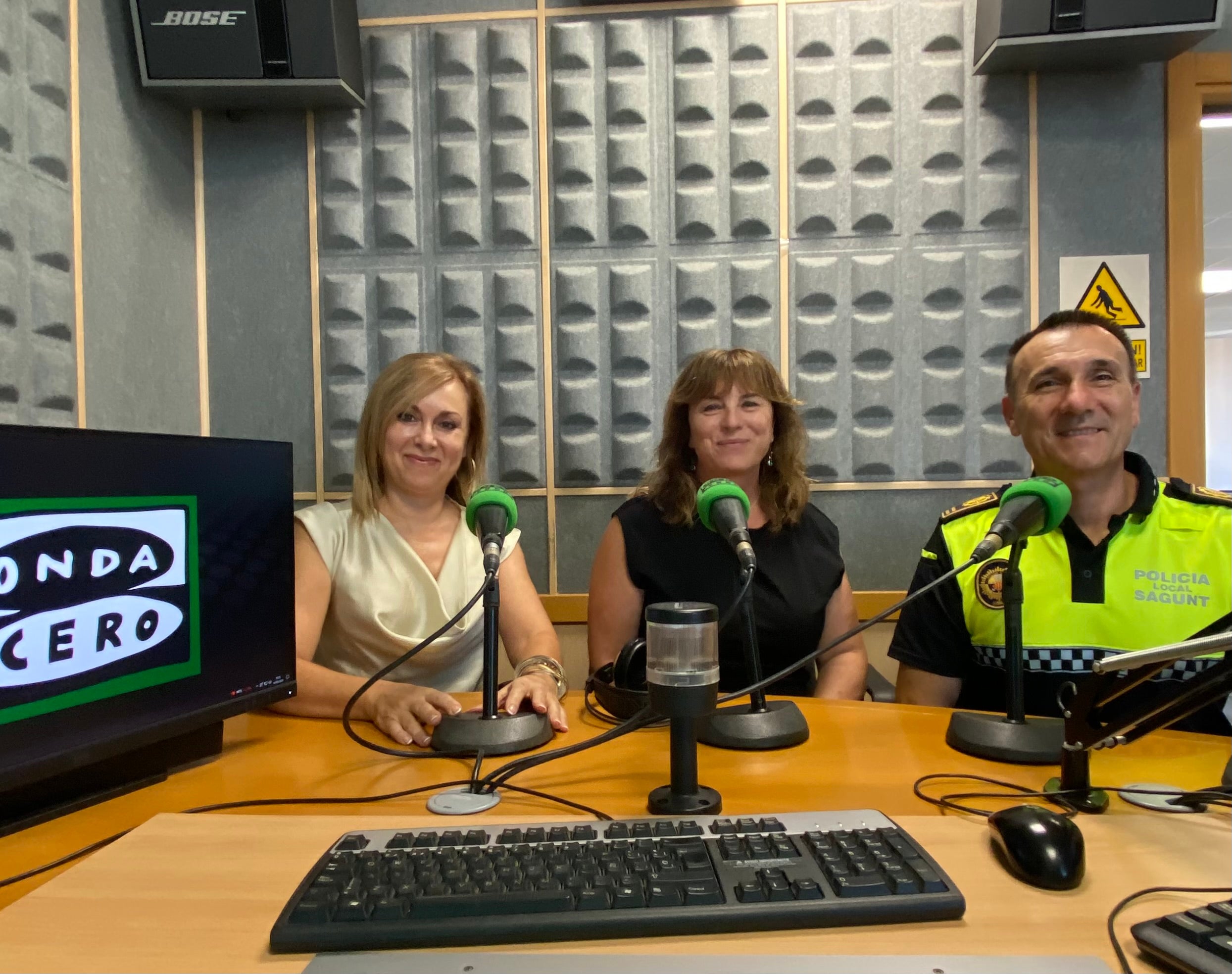 El número de servicios dela Policía de Playas de Sagunto realizados este verano se mantiene estable pese del considerable aumento de usuarios de las playas El número de servicios dela Policía de Playas de Sagunto realizados este verano se mantiene estable pese del considerable aumento de usuarios de las playas