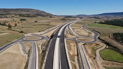 Transportes somete a información pública el trazado de la autovía A-73 entre Báscones de Valdivia y Aguilar de Campoo .