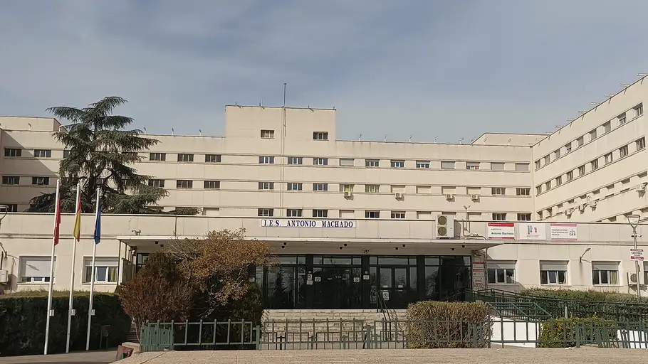 El Ayuntamiento de Alcalá de Henares y la Comunidad de Madrid alcanzan un acuerdo que permitirá a los clubes deportivos de la ciudad complutense usar las instalaciones del IES Antonio Machado IES Antonio Macado de Alcalá de Henares