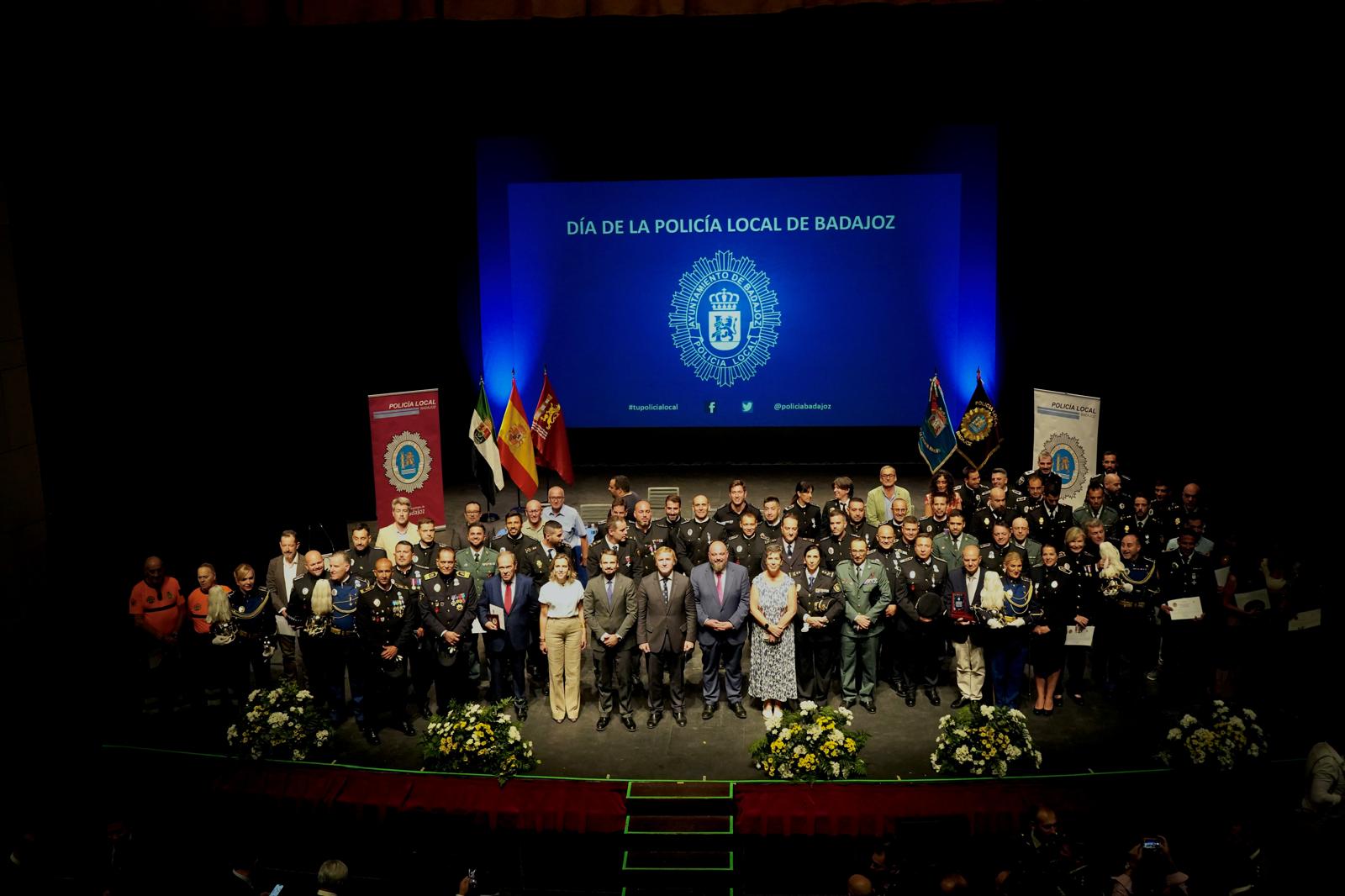 Extremadura moderniza su policía local: 230 nuevos agentes, más formación y nuevas tecnologías Extremadura moderniza su policía local: 230 nuevos agentes, más formación y nuevas tecnologías