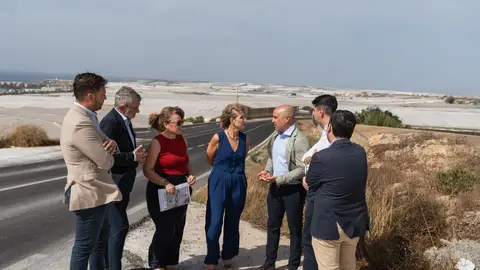 Diputación renueva la carretera municipal que une Matagorda con Almerimar Diputación renueva la carretera municipal que une Matagorda con Almerimar