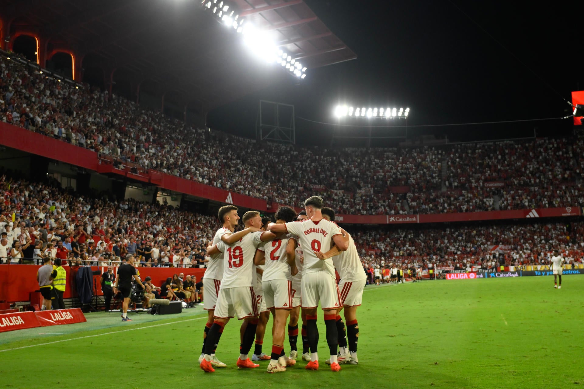 El Sevilla busca el gran puñetazo en la mesa El Sevilla busca el gran puñetazo en la mesa