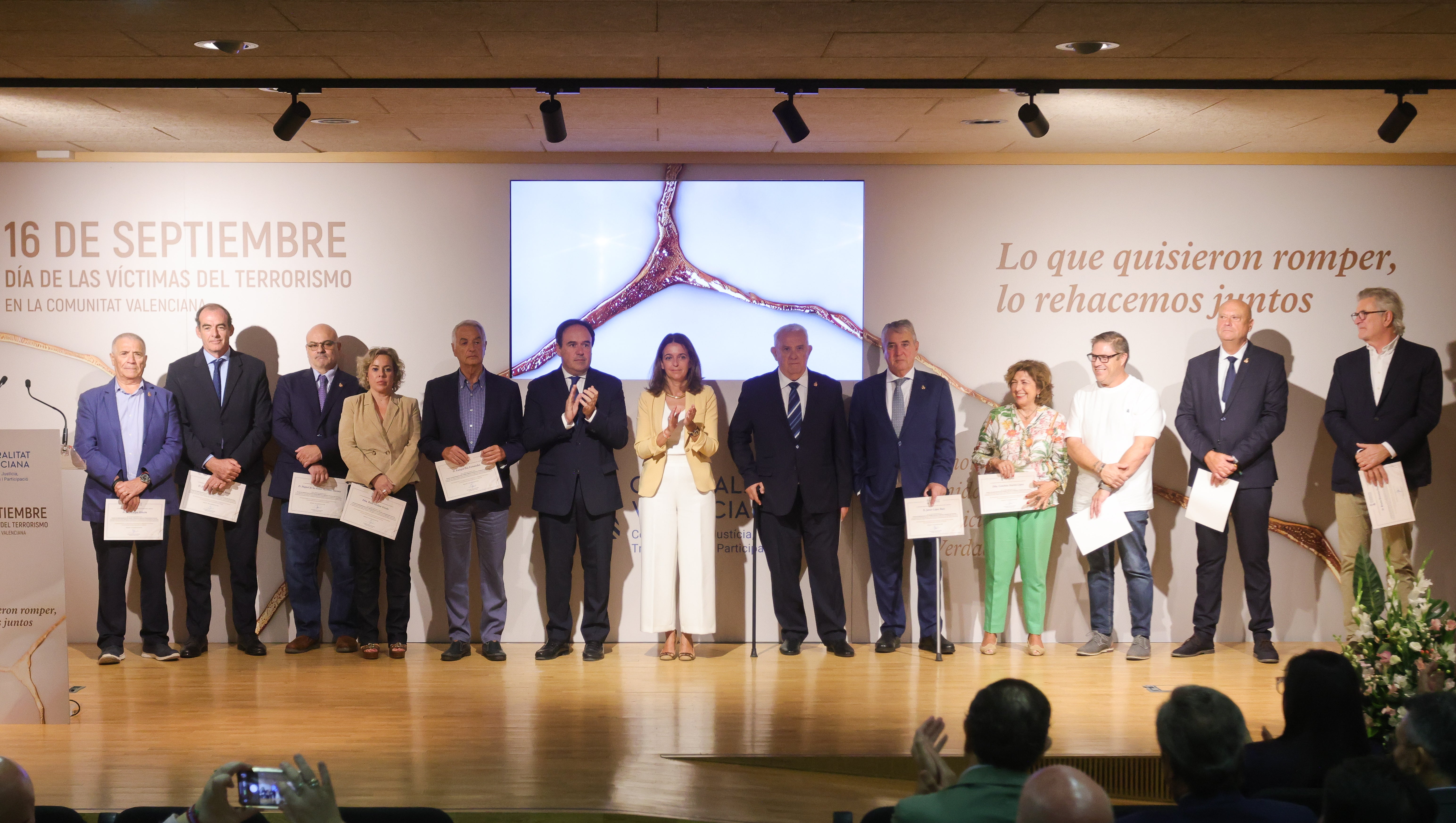 Pérez Llorca: “Ninguna sociedad digna puede olvidar a quienes sufrieron las consecuencias del terrorismo” Pérez Llorca: “Ninguna sociedad digna puede olvidar a quienes sufrieron las consecuencias del terrorismo”
