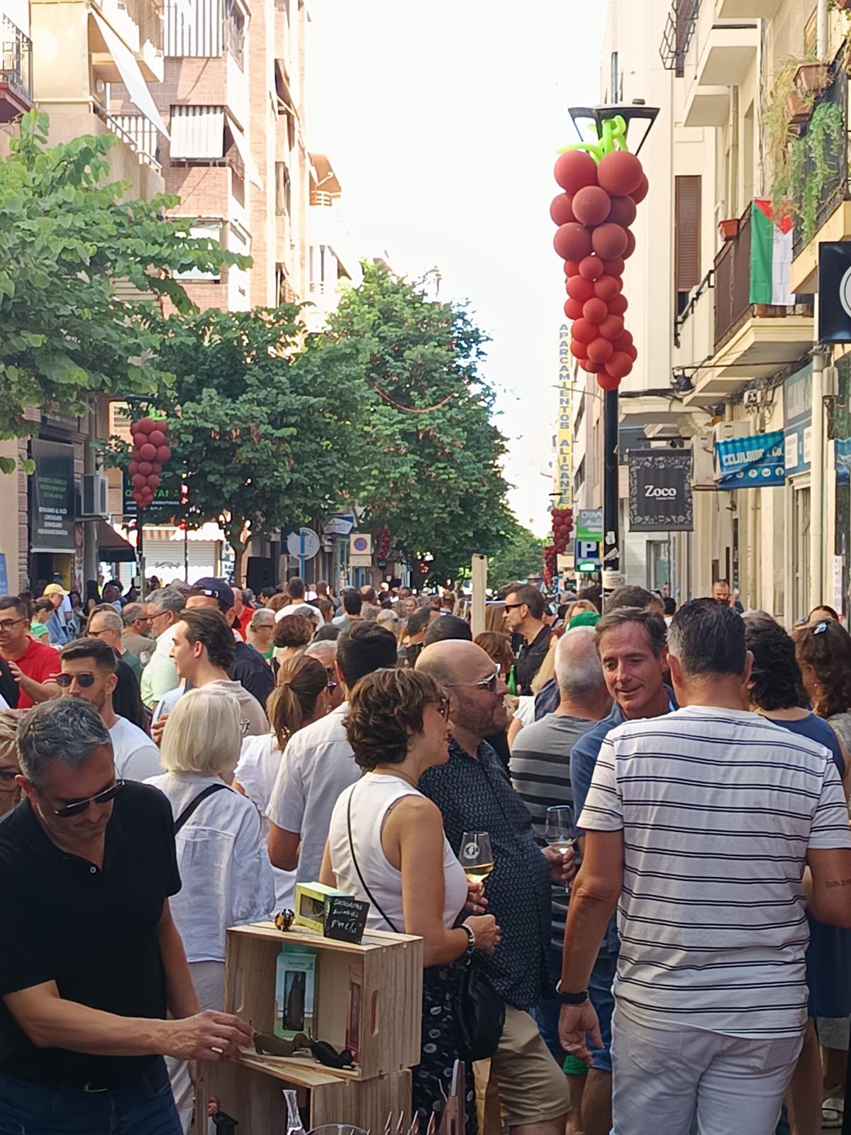 Unas 40 bodegas se suman a la actividad de dinamización comercial 'Quintana en Vendimia' Unas 40 bodegas se suman a la actividad de dinamización comercial 'Quintana en Vendimia'