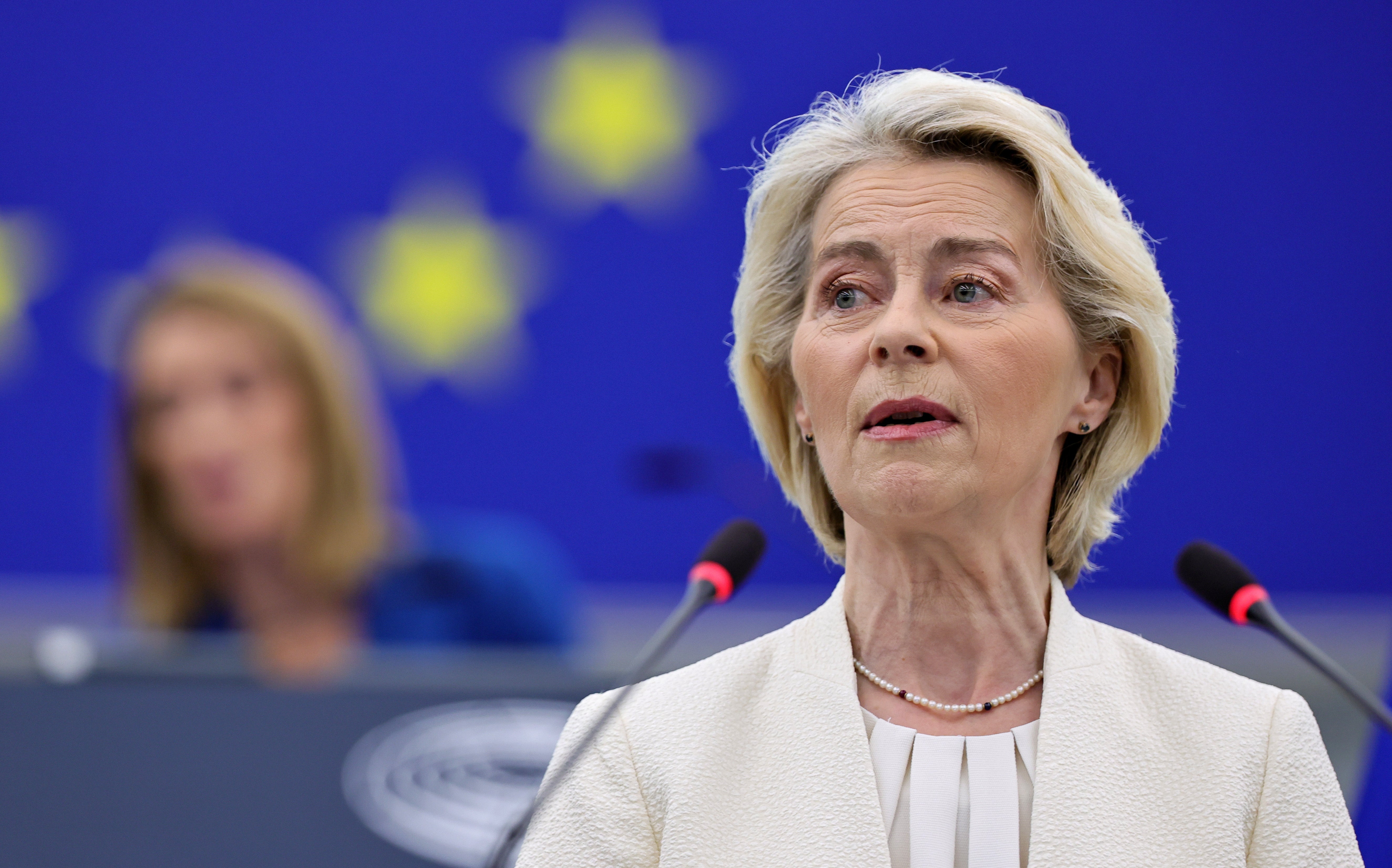 Von der Leyen expresa el respaldo directo de la UE a Ceuta: "Su frontera es la de Europa y Europa estará ahí para vosotros" Von der Leyen expresa el respaldo directo de la UE a Ceuta: "Su frontera es la de Europa y Europa estará ahí para vosotros"
