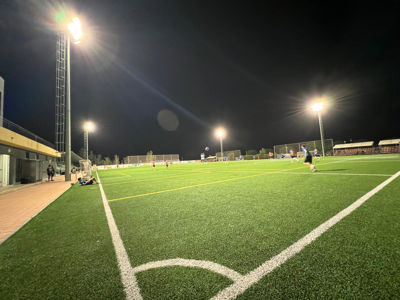 El Ayuntamiento recupera la iluminación del Polideportivo de La Murada con la reposición del cableado sustraído en agosto El Ayuntamiento recupera la iluminación del Polideportivo de La Murada con la reposición del cableado sustraído en agosto