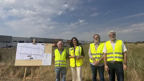 Arranca la urbanización de la parcela para la construcción de la plataforma de Cabrero e Hijos Arranca la urbanización de la parcela para la construcción de la plataforma de Cabrero e Hijos