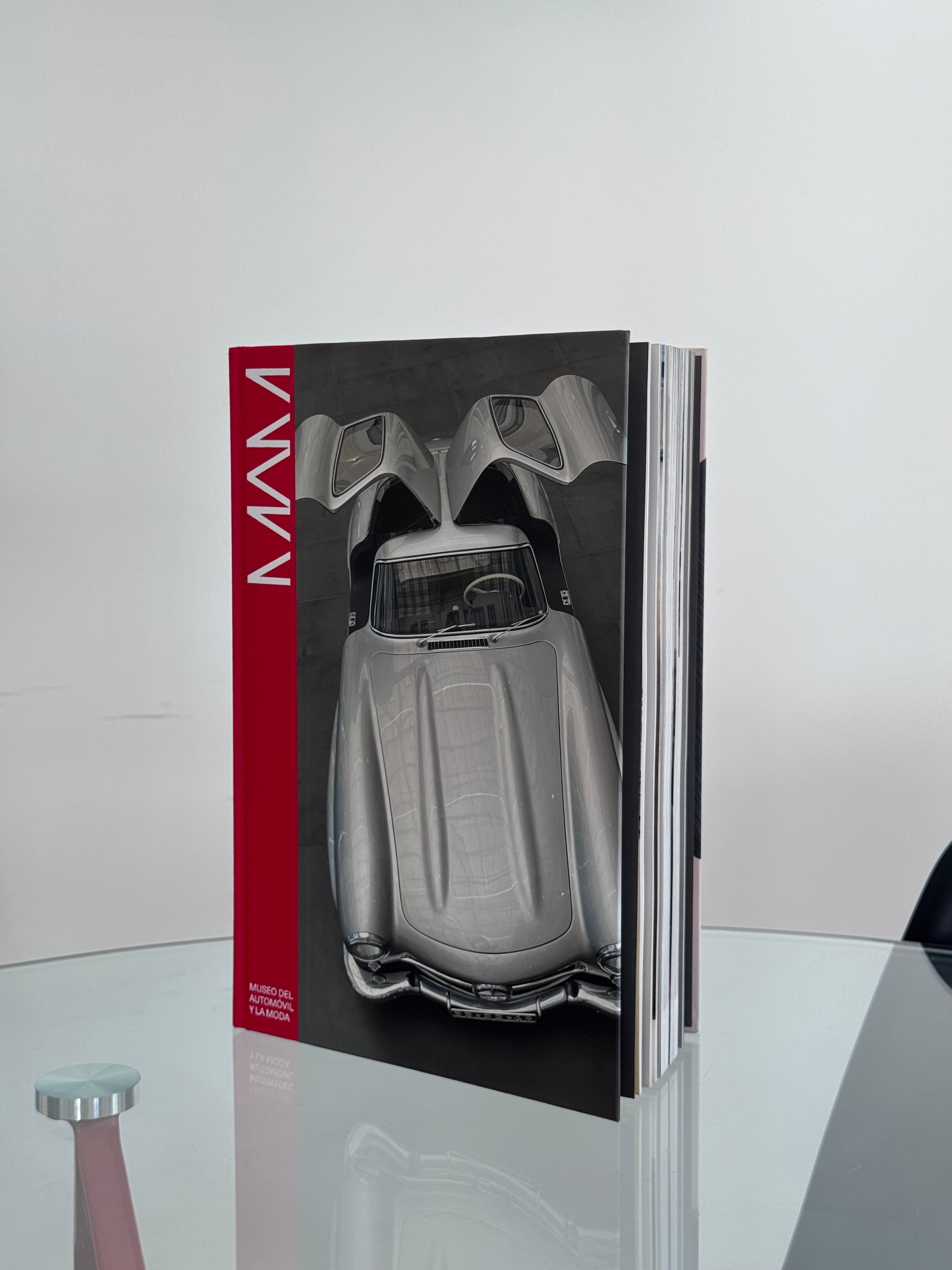 El Museo del Automóvil y la Moda (MAM) presenta su Libro Oficial y el documental ‘MAM, 15 años de historias’ El Museo del Automóvil y la Moda (MAM) presenta su Libro Oficial y el documental ‘MAM, 15 años de historias’