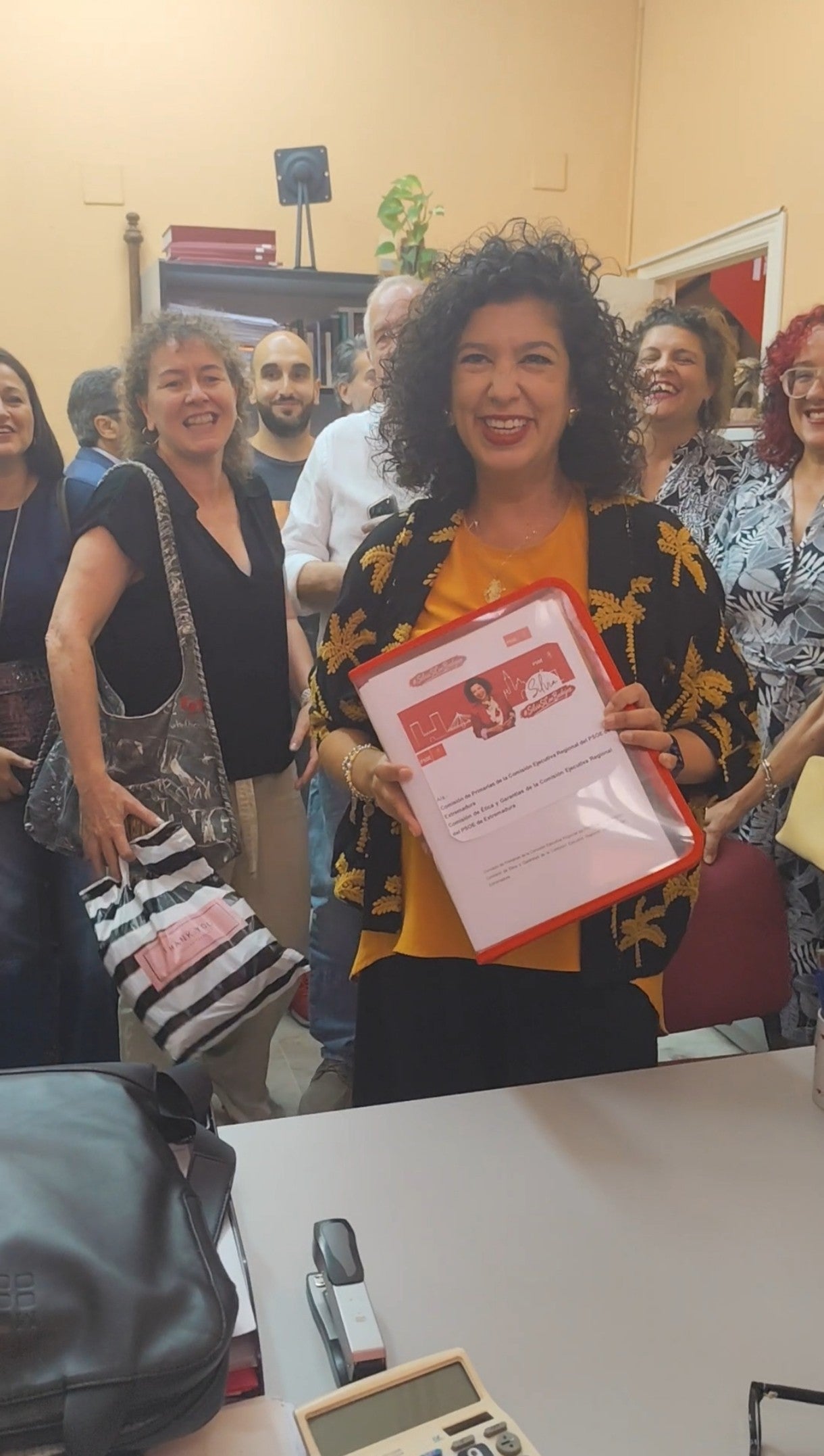Silvia González es la única candidatura que ha superado el mínimo de avales exigido en el proceso de primarias del PSOE de Badajoz Silvia González es la única candidatura que ha superado el mínimo de avales exigido en el proceso de primarias del PSOE de Badajoz