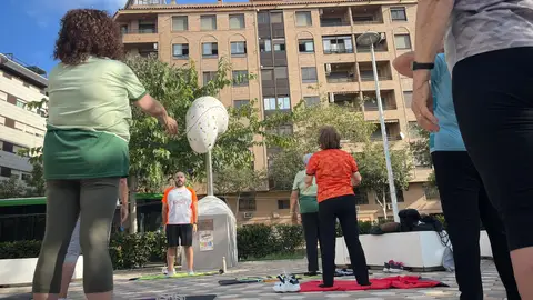 Salud y arte se unen en Castellón en la jornada solidaria ‘Vida en la plaza’ de ALCER Castalia Salud y arte se unen en Castellón en la jornada solidaria ‘Vida en la plaza’ de ALCER Castalia