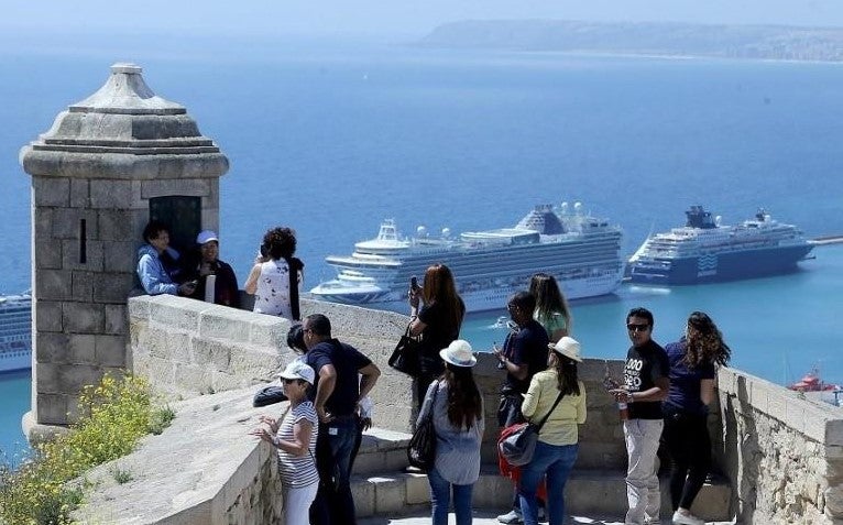 Alicante activa un dispositivo especial por la celebración de varios eventos y la llegada de unos 20.000 cruceristas Alicante activa un dispositivo especial por la celebración de varios eventos y la llegada de unos 20.000 cruceristas