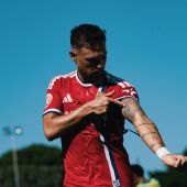 Diego González celebra el tanto anotado en Torremolinos 