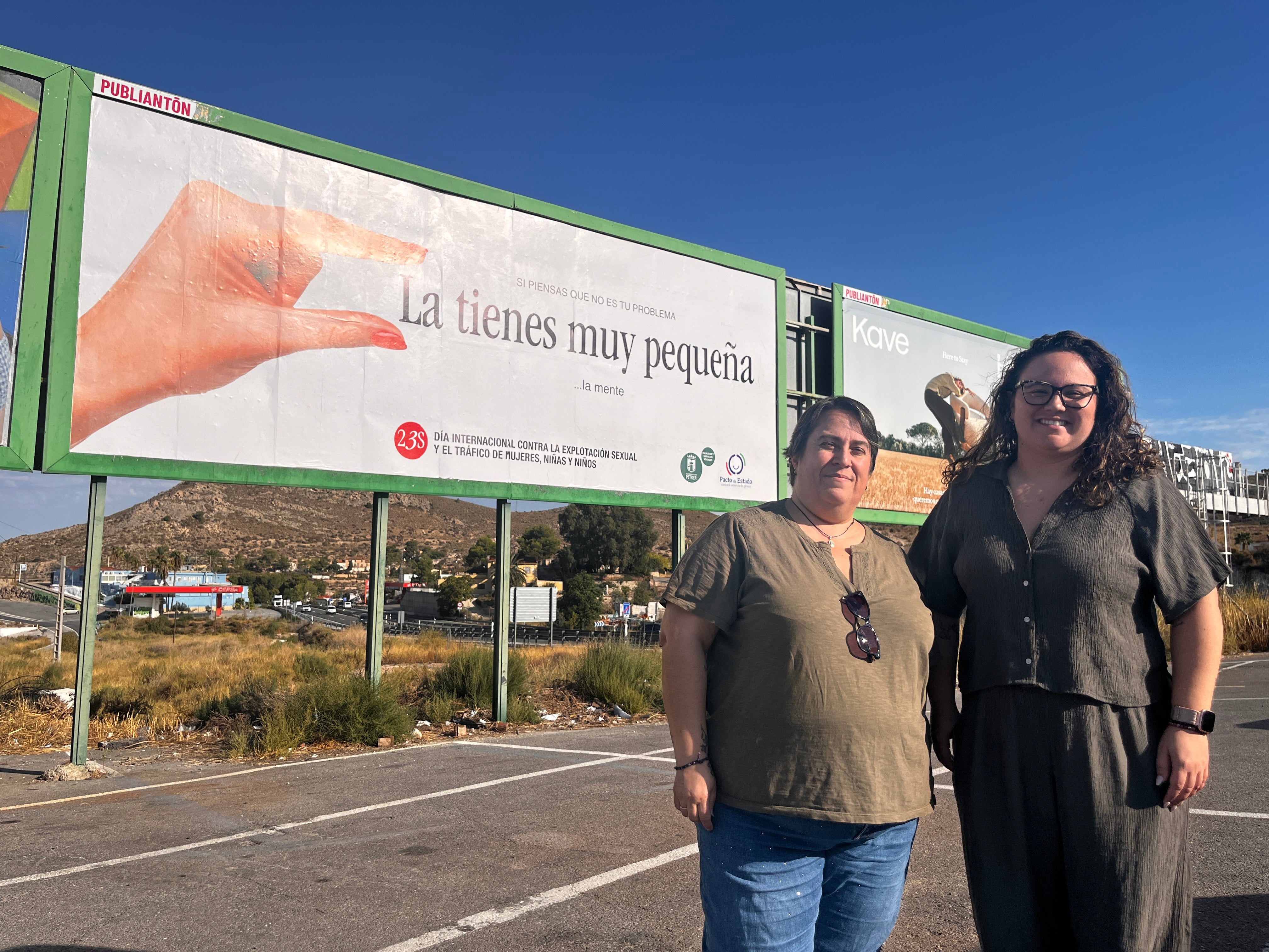 Petrer lleva a las calles el debate sobre pornografía y prostitución con la campaña “La tienes muy pequeña…" Petrer lleva a las calles el debate sobre pornografía y prostitución con la campaña “La tienes muy pequeña…"