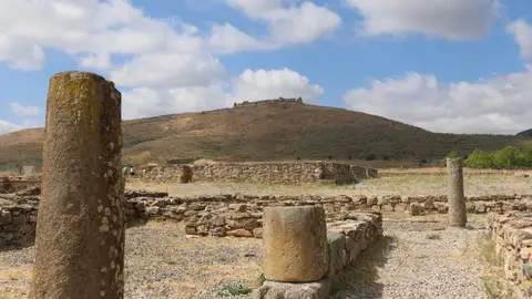 Una conferencia desvela este viernes la denominación ibérica del yacimiento romano de Regina en Casas de Reina Una conferencia desvela este viernes la denominación ibérica del yacimiento romano de Regina en Casas de Reina