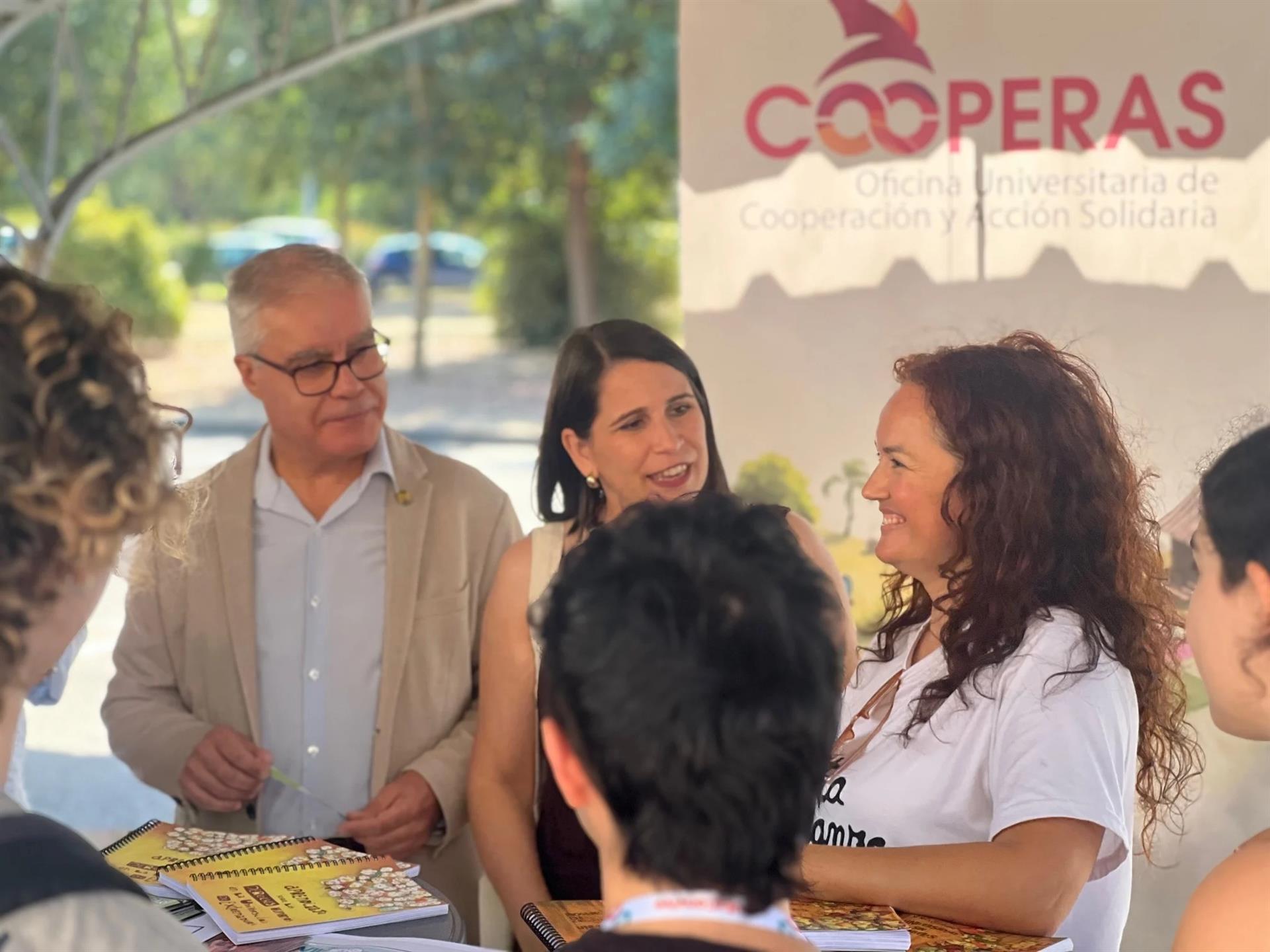 La UEx da la bienvenida a sus nuevos alumnos en Badajoz con 20 stands para conocer sus programas y servicios La UEx da la bienvenida a sus nuevos alumnos en Badajoz con 20 stands para conocer sus programas y servicios