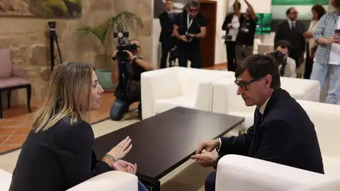 Guardiola traslada a Illa los motivos del rechazo de Extremadura al nuevo sistema de financiación autonómica Guardiola traslada a Illa los motivos del rechazo de Extremadura al nuevo sistema de financiación autonómica