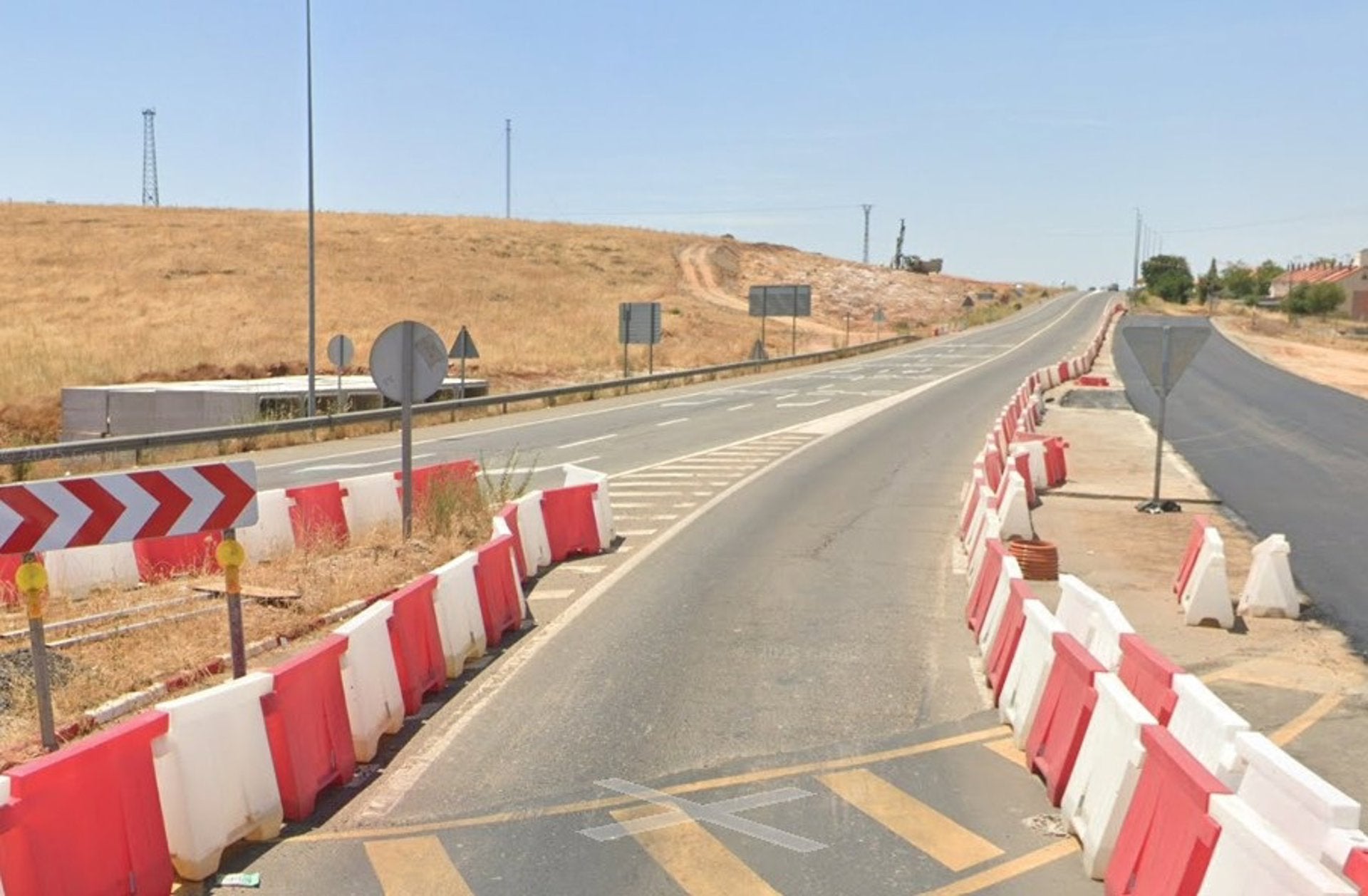 El segundo tramo de la Ronda Sur de Cáceres estará en servicio en el tercer trimestre de 2027 El segundo tramo de la Ronda Sur de Cáceres estará en servicio en el tercer trimestre de 2027