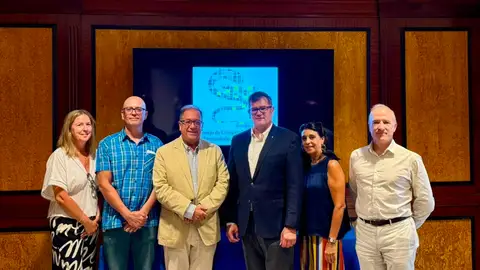 Los farmacéuticos extremeños condecorarán a sus compañeros de Ceuta y Melilla por su "compromiso con la convivencia" Los farmacéuticos extremeños condecorarán a sus compañeros de Ceuta y Melilla por su "compromiso con la convivencia"