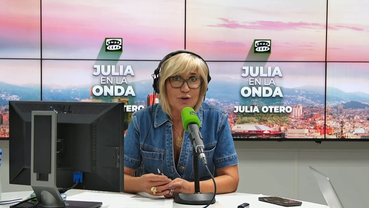 Julia Otero, presentadora de Julia en la onda, durante su columna inicial Julia Otero, presentadora de Julia en la onda, durante su columna inicial