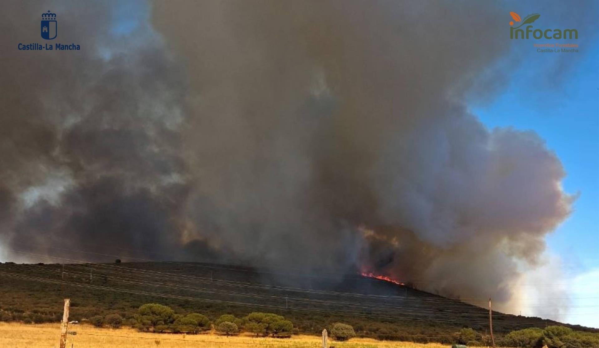 El incendio de Puertollano evoluciona favorablemente y afecta por el momento a unas 150 hectáreas El incendio de Puertollano evoluciona favorablemente y afecta por el momento a unas 150 hectáreas