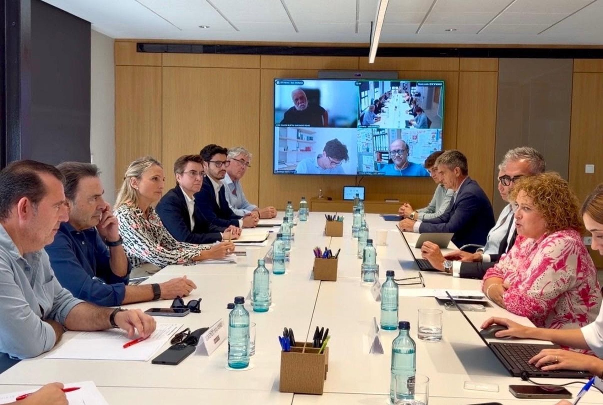 El Observatorio contra el absentismo aborda los proyectos vinculados a la nueva convocatoria de ayudas El Observatorio contra el absentismo aborda los proyectos vinculados a la nueva convocatoria de ayudas