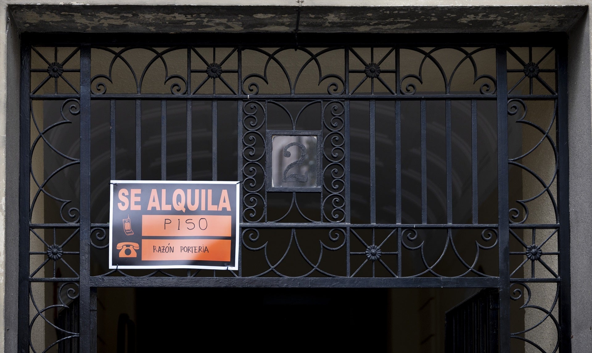 Un cartel de 'se alquila piso' en Madrid Un cartel de 'se alquila piso' en Madrid