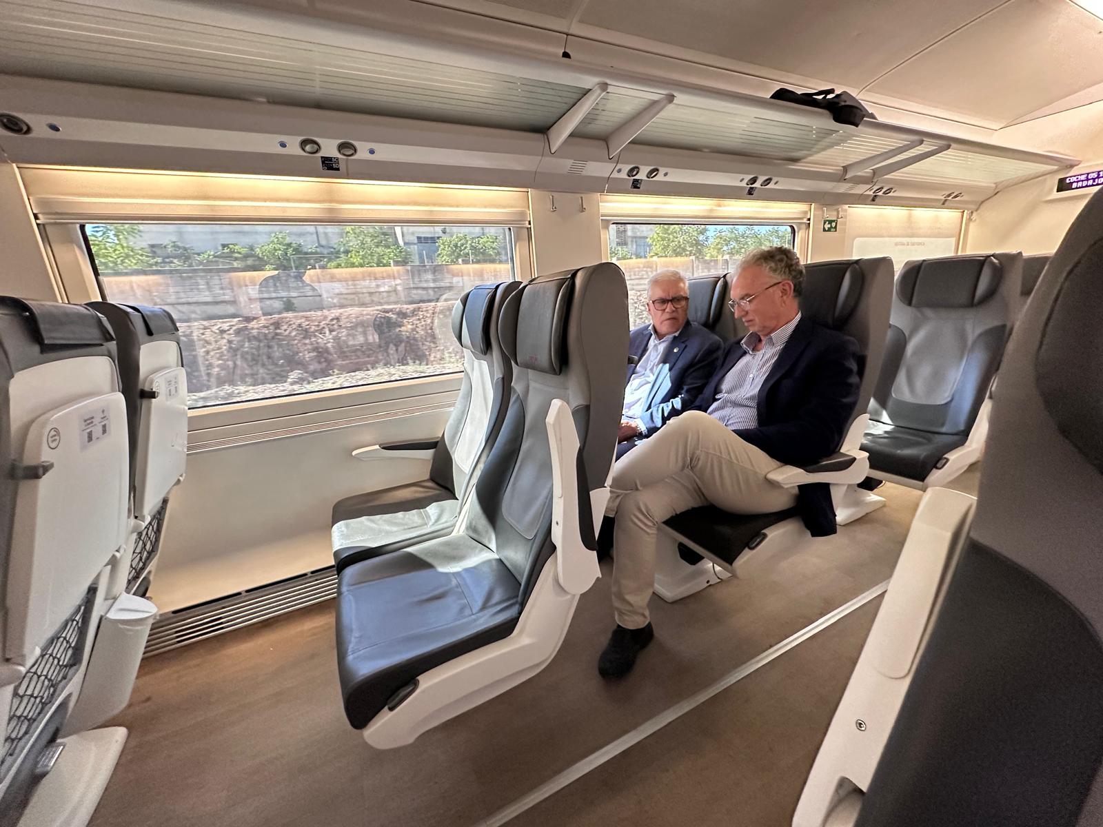 La Delegación del Gobierno y la UEx ponen en valor el tren como alternativa de movilidad para la comunidad universitaria La Delegación del Gobierno y la UEx ponen en valor el tren como alternativa de movilidad para la comunidad universitaria