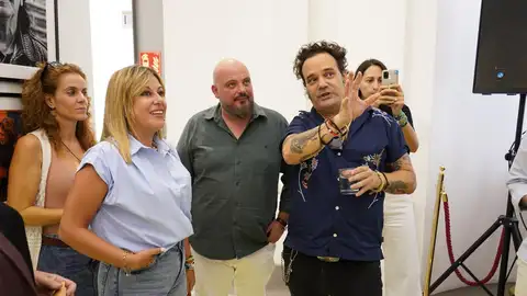 La Muestra ‘Soundtrack’ de Juan Pérez-Fajardo envuelve la Asamblea extremeña de un ambiente único La Muestra ‘Soundtrack’ de Juan Pérez-Fajardo envuelve la Asamblea extremeña de un ambiente único