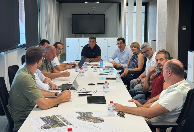 La Nucía y Polop avanzan en el desarrollo de un proyecto conjunto que tendrá como uno de sus principales atractivos una gran tirolina La Nucía y Polop avanzan en el desarrollo de un proyecto conjunto que tendrá como uno de sus principales atractivos una gran tirolina