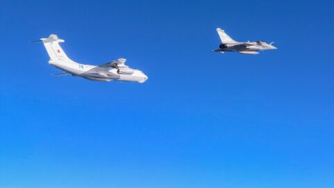 Audio: Diana Rodríguez Pretel / Imagen: NATO AIRCOM / Aviones de la OTAN escoltan a dos vuelos rusos en la costa de Letonia (archivo) Audio: Diana Rodríguez Pretel / Imagen: NATO AIRCOM / Aviones de la OTAN escoltan a dos vuelos rusos en la costa de Letonia (archivo)