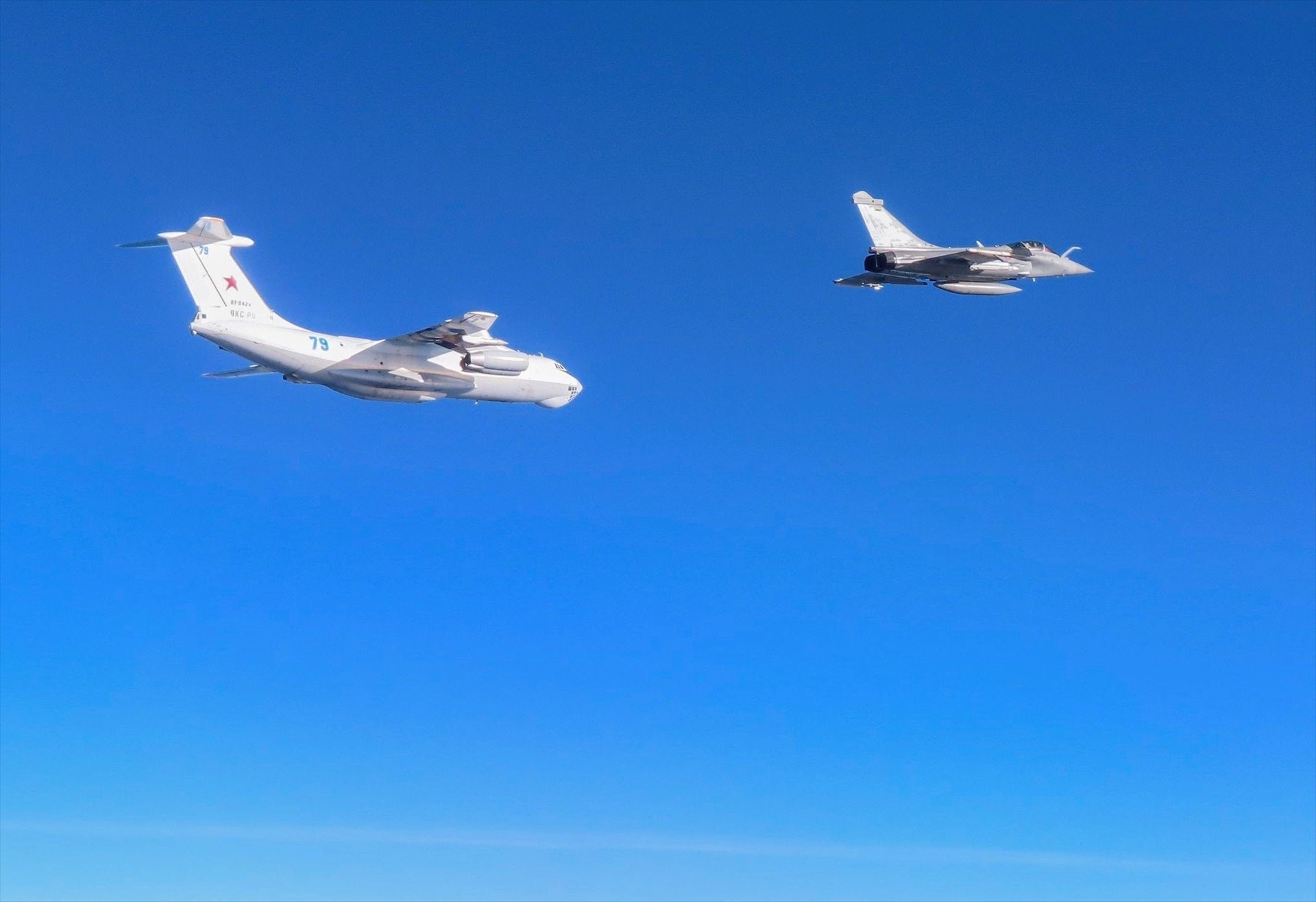 Audio: Diana Rodríguez Pretel / Imagen: NATO AIRCOM / Aviones de la OTAN escoltan a dos vuelos rusos en la costa de Letonia (archivo) Audio: Diana Rodríguez Pretel / Imagen: NATO AIRCOM / Aviones de la OTAN escoltan a dos vuelos rusos en la costa de Letonia (archivo)