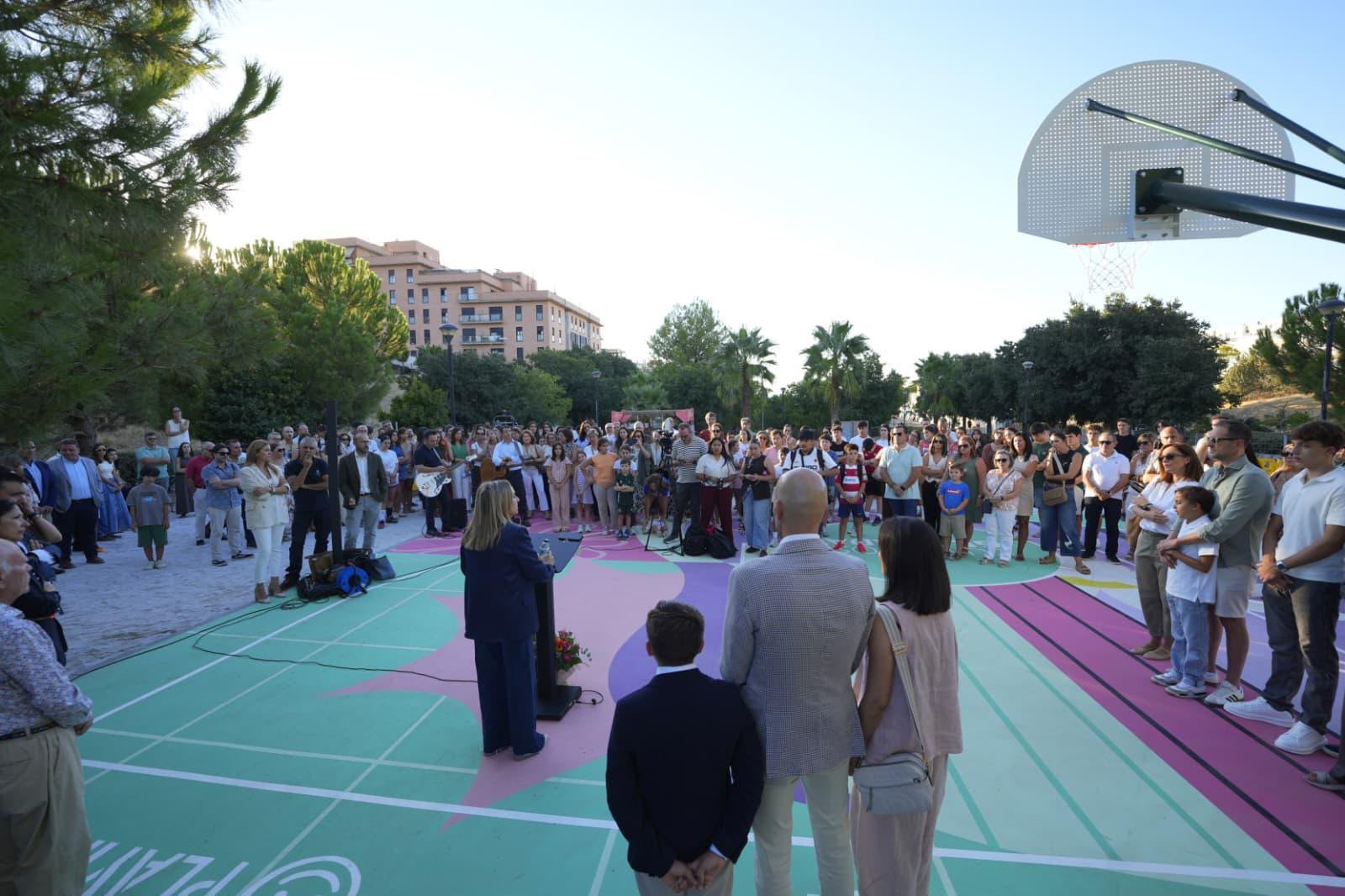 Granada inaugura una pista de baloncesto 3x3 en el Serrallo en memoria de Alba Fernández Granada inaugura una pista de baloncesto 3x3 en el Serrallo en memoria de Alba Fernández