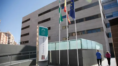 Juzgan a una educadora a la que la Fiscalía reclama 14 años de prisión por maltratar a niños de corta edad Juzgan a una educadora a la que la Fiscalía reclama 14 años de prisión por maltratar a niños de corta edad