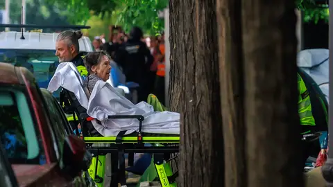 Maricarmen, siendo trasladada al Hospital Gregorio Marañón Maricarmen, siendo trasladada al Hospital Gregorio Marañón