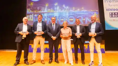 Benidorm premia a la Benidorm Half, McDonald’s España, Ale-Hop, Autocares Grupo Benidorm y Antonia Aguilar por su contribución turística Benidorm premia a la Benidorm Half, McDonald’s España, Ale-Hop, Autocares Grupo Benidorm y Antonia Aguilar por su contribución turística