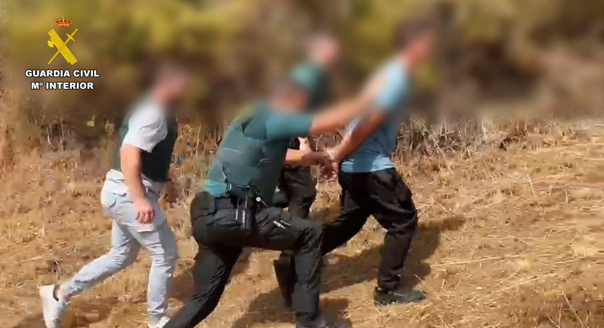 Detenidos tres ocupantes de un coche robado en Madrid tras una persecución de más de 100 kilómetros por Cáceres Detenidos tres ocupantes de un coche robado en Madrid tras una persecución de más de 100 kilómetros por Cáceres