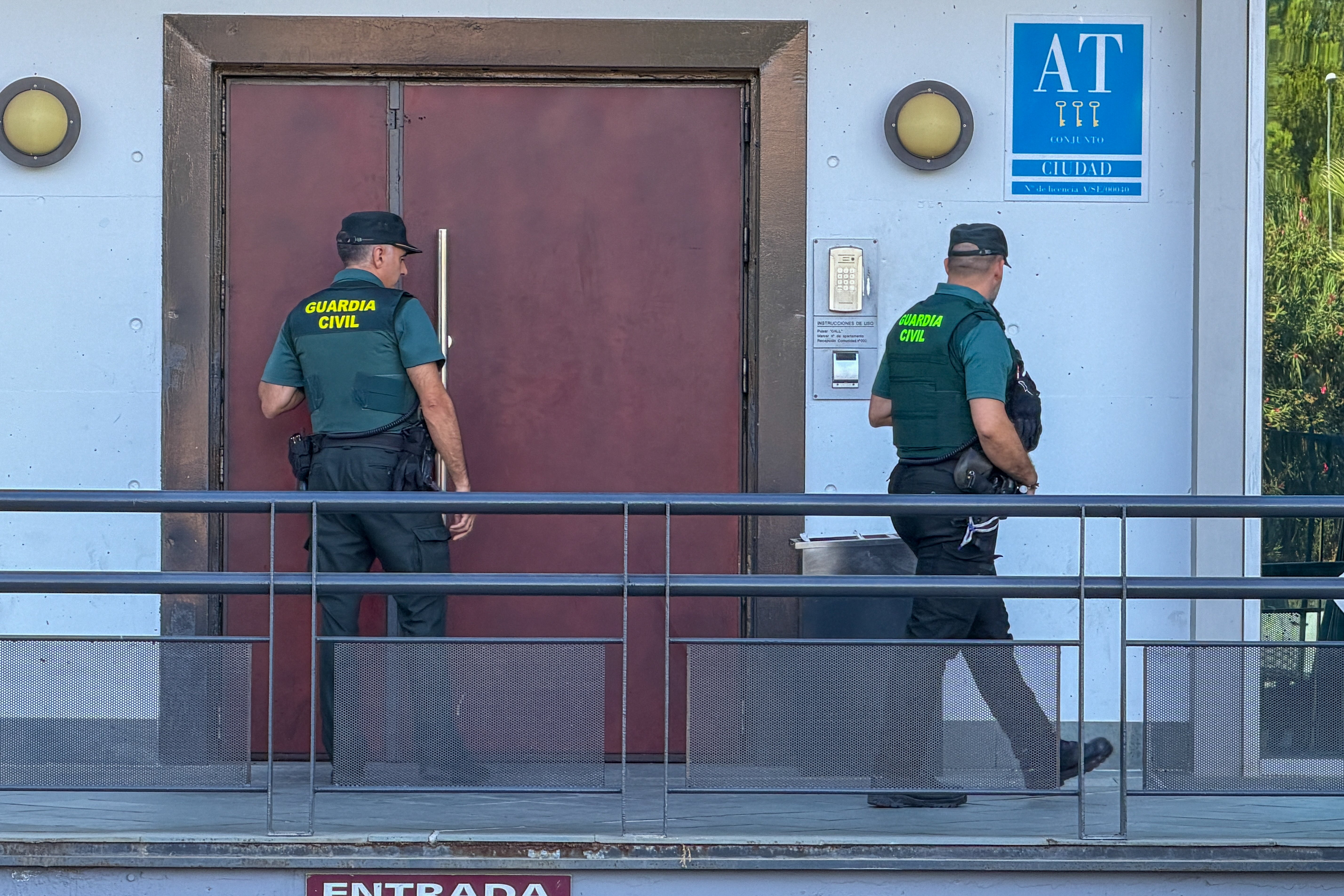 Detenido un joven de 20 años tras matar a puñaladas a una mujer en un hotel de Bormujos, en Sevilla Detenido un joven de 20 años tras matar a puñaladas a una mujer en un hotel de Bormujos, en Sevilla