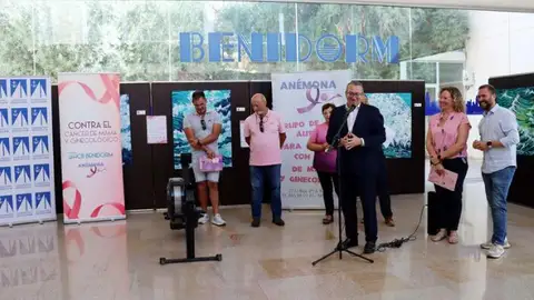 Anemona remará 47.000 kilómetros para ayudar a cinco mujeres con cáncer de mama Anemona remará 47.000 kilómetros para ayudar a cinco mujeres con cáncer de mama